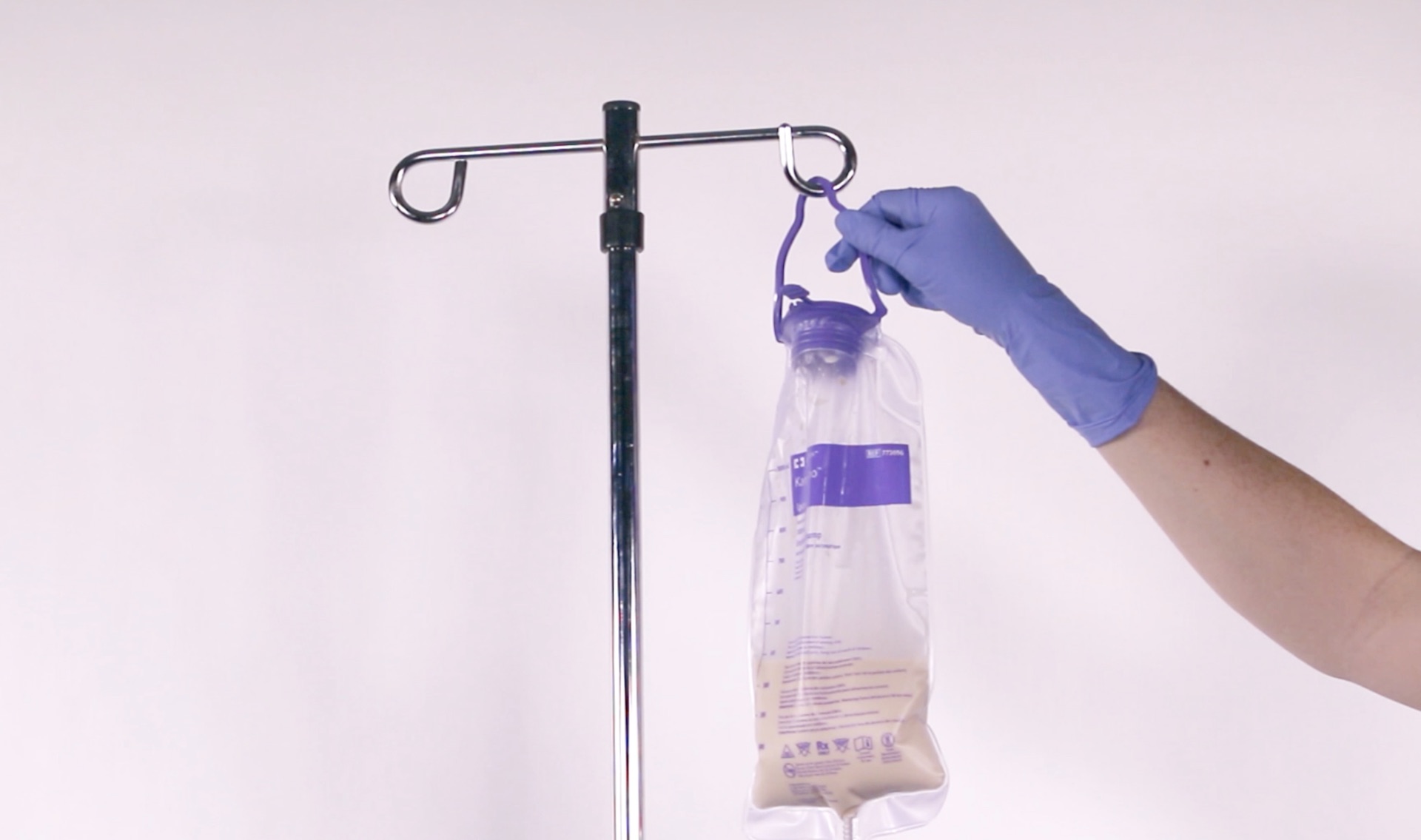 Preparing and Loading a Feeding Set to the Kangaroo™ Joey Cardinal Health