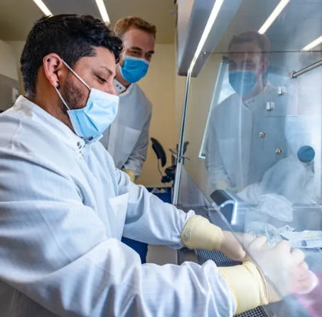 Dana-Farber reseachers working on TCR T-cell therapies.